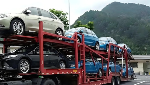 轎車托運.jpg 轎車托運.jpg