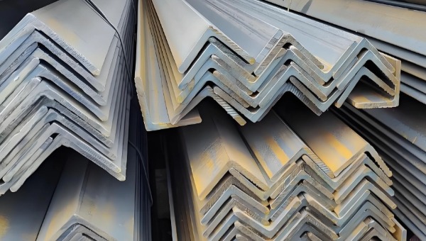 角鋼運輸 角鋼運輸