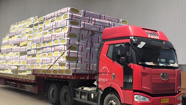 巖棉板運輸.jpg 巖棉板運輸.jpg